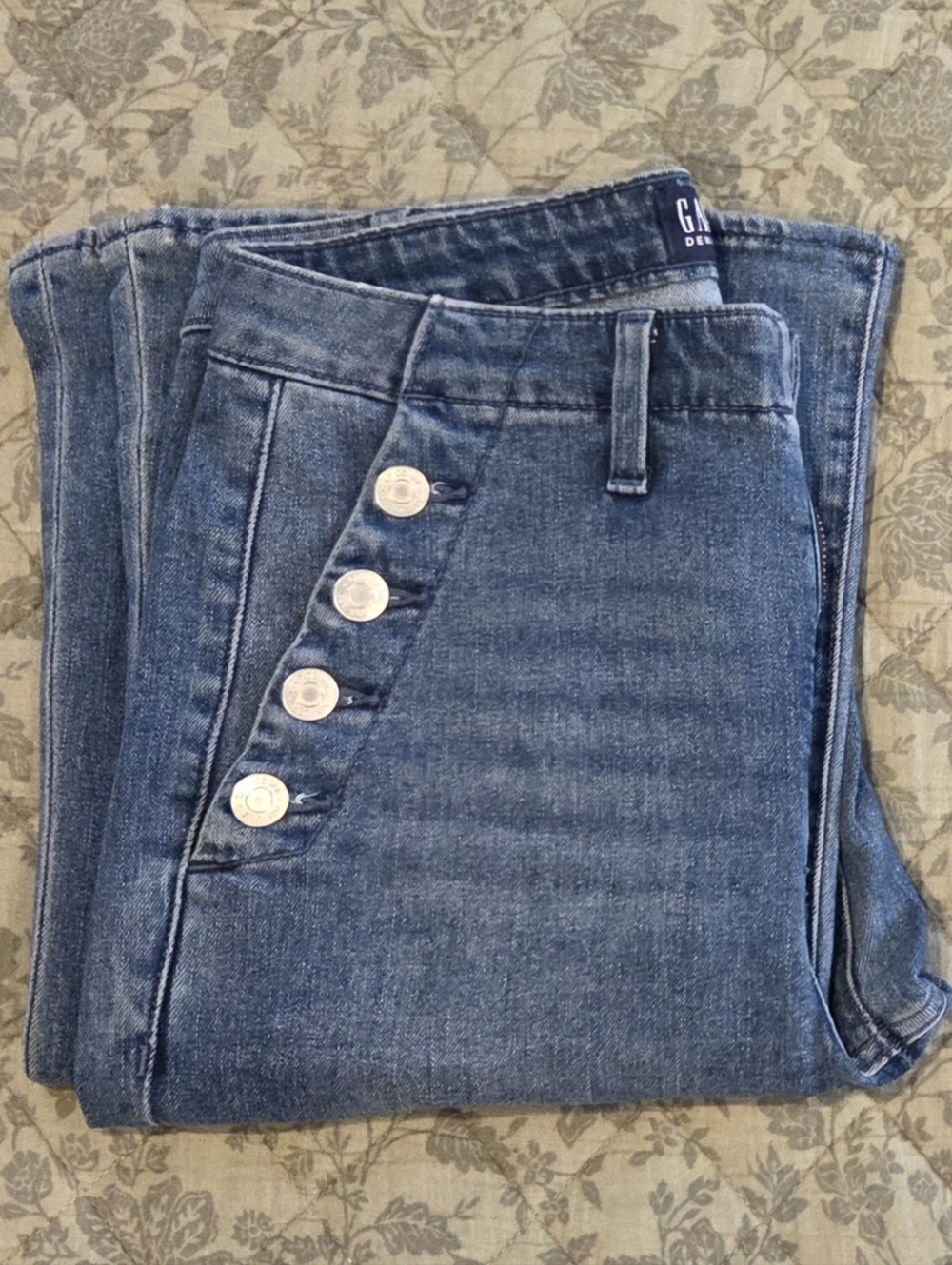 GAP 6L High-Rise Button-Front Jeans in Medium Blue Wash